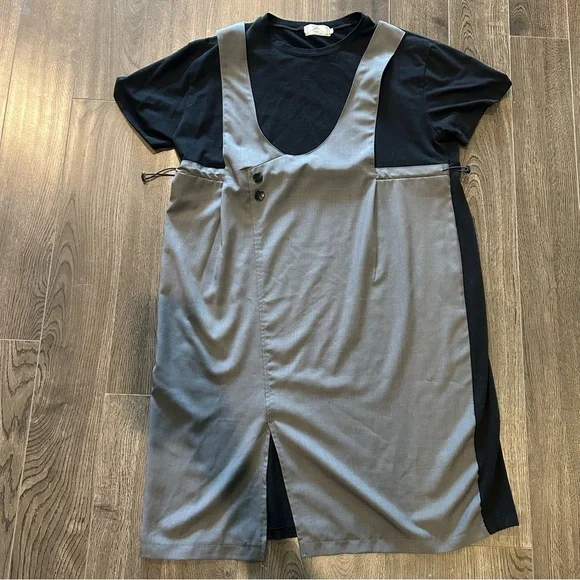 Chic Gray Dress with Lace Detail and Flowy Skirt - Picture 1 of 7